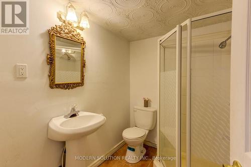 60 Camm Crescent, Guelph, ON - Indoor Photo Showing Bathroom