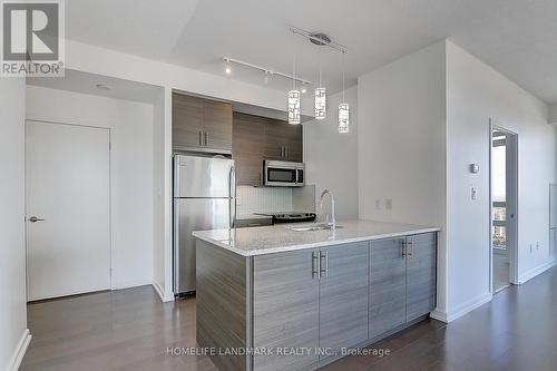 2212 - 70 Forest Manor Road, Toronto, ON - Indoor Photo Showing Kitchen