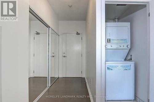 2212 - 70 Forest Manor Road, Toronto, ON - Indoor Photo Showing Laundry Room