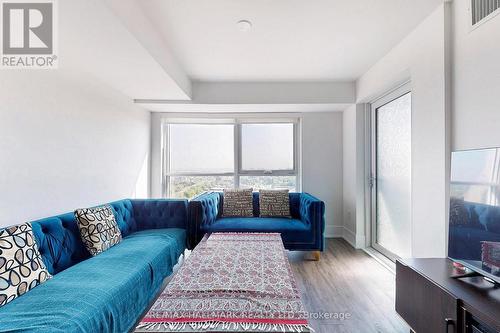 1801 - 225 Village Green Square, Toronto, ON - Indoor Photo Showing Living Room