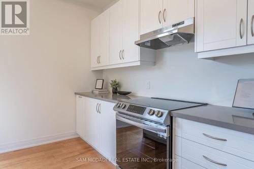 2159 Royal Gala Circle, Mississauga, ON - Indoor Photo Showing Kitchen