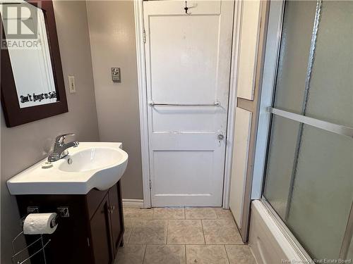 196 Park Avenue, Saint John, NB - Indoor Photo Showing Bathroom