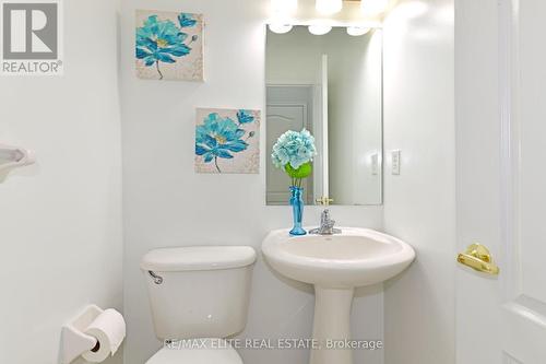 2 Pike Lane, Markham, ON - Indoor Photo Showing Bathroom