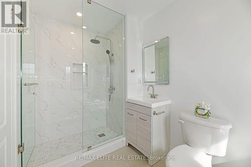 2 Pike Lane, Markham, ON - Indoor Photo Showing Bathroom