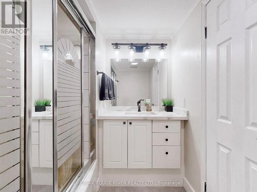 59 Oak Avenue, East Gwillimbury, ON - Indoor Photo Showing Bathroom