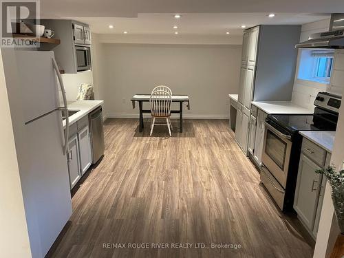 59 Oak Avenue, East Gwillimbury, ON - Indoor Photo Showing Kitchen