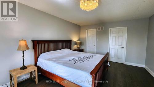 48 Fanshawe Drive, Richmond Hill, ON - Indoor Photo Showing Bedroom