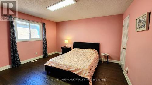 48 Fanshawe Drive, Richmond Hill, ON - Indoor Photo Showing Bedroom