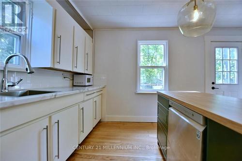 85 Glenwood Drive, Wasaga Beach, ON - Indoor Photo Showing Kitchen