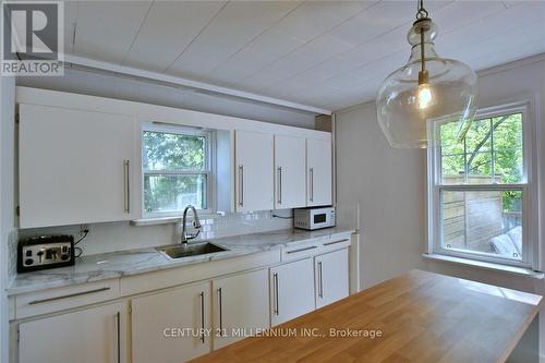 85 Glenwood Drive, Wasaga Beach, ON - Indoor Photo Showing Kitchen