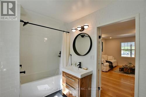 85 Glenwood Drive, Wasaga Beach, ON - Indoor Photo Showing Bathroom