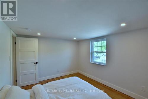 85 Glenwood Drive, Wasaga Beach, ON - Indoor Photo Showing Bedroom