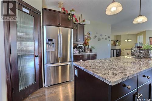 8013 Edgewater Bay, Regina, SK - Indoor Photo Showing Kitchen With Upgraded Kitchen