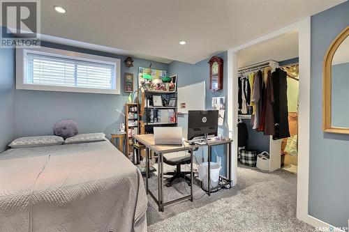 8013 Edgewater Bay, Regina, SK - Indoor Photo Showing Bedroom