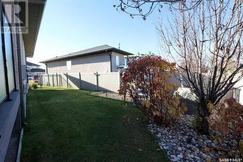 8013 Edgewater Bay, Regina, SK - Outdoor