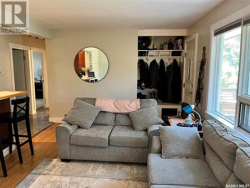 2221 Lansdowne Avenue, Saskatoon, SK - Indoor Photo Showing Living Room