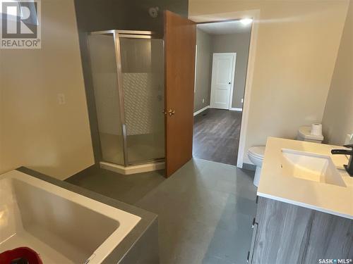 210 1St Avenue E, Blaine Lake, SK - Indoor Photo Showing Bathroom