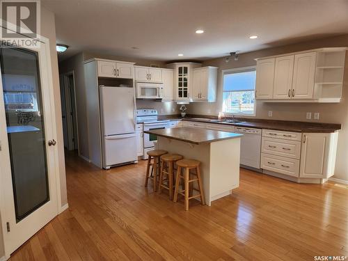 911 108Th Avenue, Tisdale, SK - Indoor Photo Showing Kitchen With Double Sink