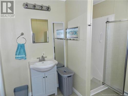 631 Champlain, Shediac, NB - Indoor Photo Showing Bathroom