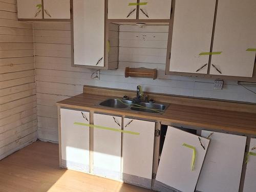 Cuisine - 10 5E Avenue E., Rouyn-Noranda, QC - Indoor Photo Showing Kitchen With Double Sink