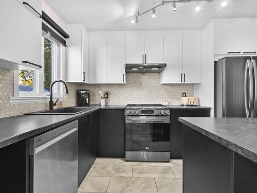 Kitchen - 275 Rue Suard, Laval (Auteuil), QC - Indoor Photo Showing Kitchen With Upgraded Kitchen