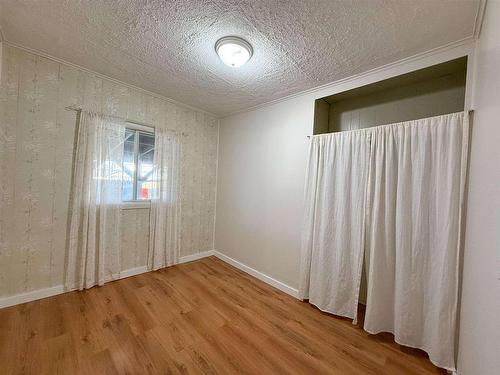 856 Fourth Avenue South, Kenora, ON - Indoor Photo Showing Other Room