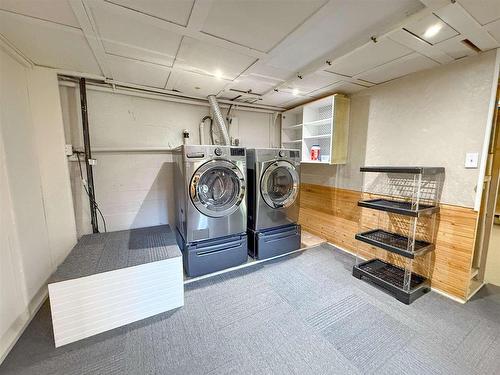 856 Fourth Avenue South, Kenora, ON - Indoor Photo Showing Laundry Room