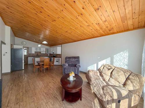 856 Fourth Avenue South, Kenora, ON - Indoor