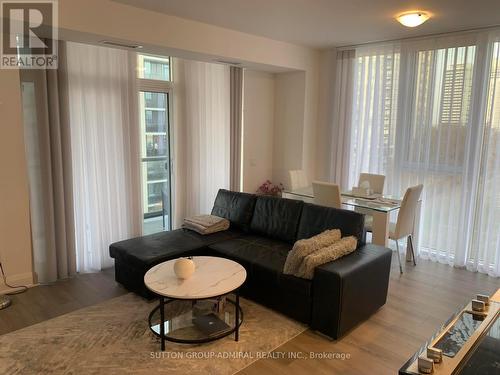 702 - 20 Gatineau Drive, Vaughan, ON - Indoor Photo Showing Living Room