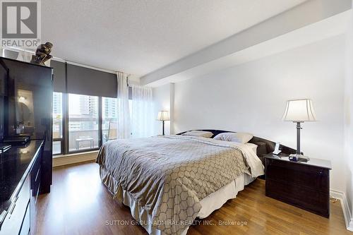 901 - 7460 Bathurst Street W, Vaughan, ON - Indoor Photo Showing Bedroom