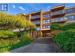 411 2366 WALL STREET  Vancouver, BC V5L 4Y1