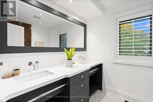 81 Sir Williams Lane, Toronto, ON - Indoor Photo Showing Bathroom