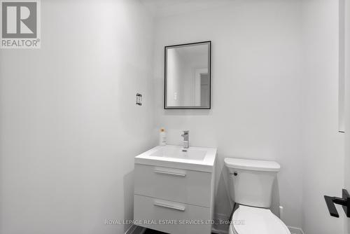 81 Sir Williams Lane, Toronto, ON - Indoor Photo Showing Bathroom