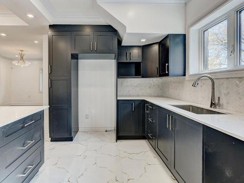 Kitchen - 173 Boul. Graham, Mont-Royal, QC - Indoor Photo Showing Kitchen With Upgraded Kitchen