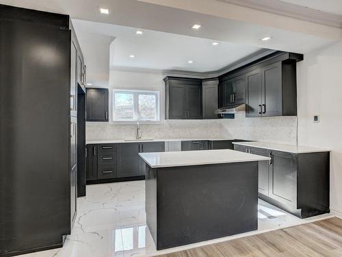 Kitchen - 173 Boul. Graham, Mont-Royal, QC - Indoor Photo Showing Kitchen With Upgraded Kitchen