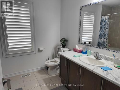 2487 Hill Rise Court, Oshawa, ON - Indoor Photo Showing Bathroom