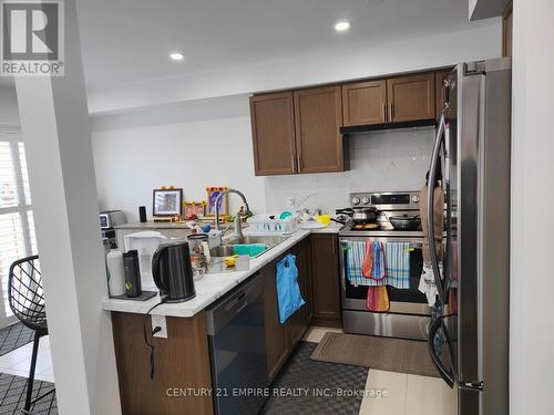 2487 Hill Rise Court, Oshawa, ON - Indoor Photo Showing Kitchen