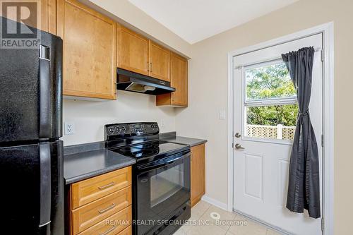 267 Prosser Circle, Milton, ON - Indoor Photo Showing Kitchen