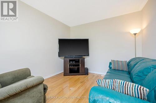 267 Prosser Circle, Milton, ON - Indoor Photo Showing Living Room