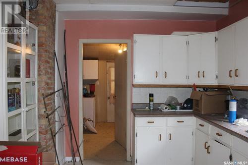 423 2Nd Street W, Shaunavon, SK - Indoor Photo Showing Kitchen