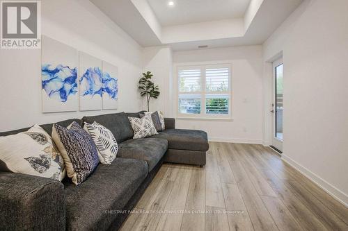 124 - 110 Fergus Avenue, Kitchener, ON - Indoor Photo Showing Living Room