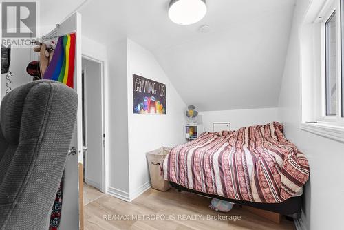 117 Montrave Avenue, Oshawa, ON - Indoor Photo Showing Bedroom