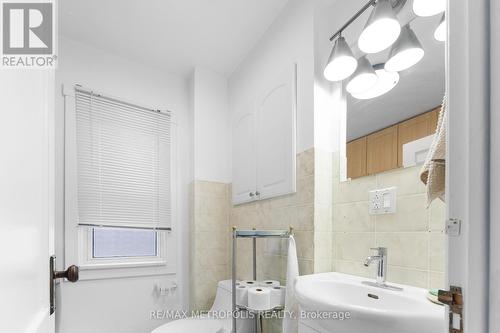 117 Montrave Avenue, Oshawa, ON - Indoor Photo Showing Bathroom