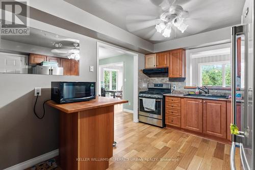 20 Biscayne Boulevard, Georgina, ON - Indoor Photo Showing Kitchen