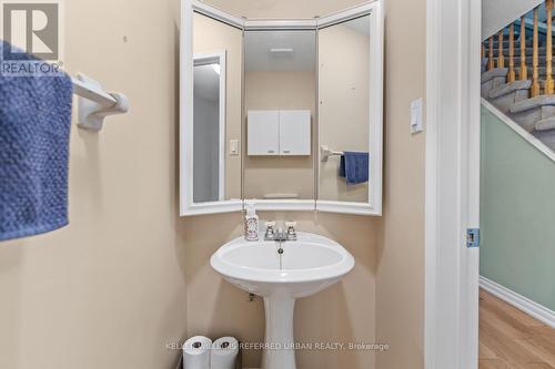 20 Biscayne Boulevard, Georgina, ON - Indoor Photo Showing Bathroom