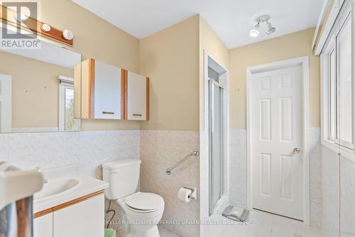 20 Biscayne Boulevard, Georgina, ON - Indoor Photo Showing Bathroom