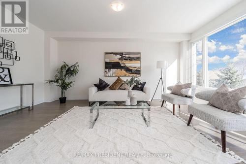 21 Tyler Avenue, Erin, ON - Indoor Photo Showing Living Room