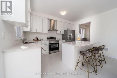 21 Tyler Avenue, Erin, ON - Indoor Photo Showing Kitchen With Double Sink