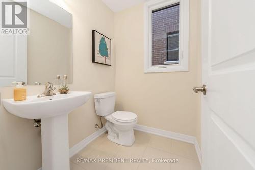 21 Tyler Avenue, Erin, ON - Indoor Photo Showing Bathroom