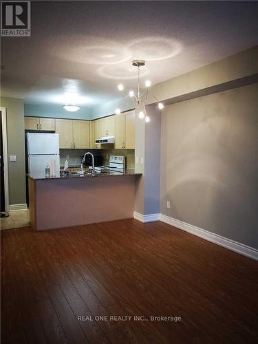 1202 - 7 North Park Road, Vaughan, ON - Indoor Photo Showing Kitchen